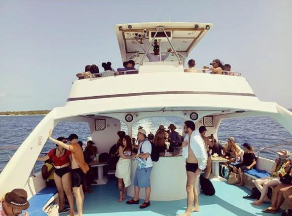 Catamarán y excursión